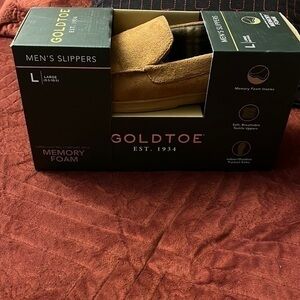 Gold toe Men’s slippers color brown size large (9.5-10.5) memory foam conform